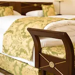 Karolyi Kastely & Restaurant Hotel