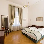 Karolyi Kastely & Restaurant Hotel Fehervarcsurgo