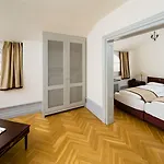 Hotel Karolyi Kastely & Restaurant 3*