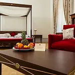 Karolyi Kastely & Restaurant Hotel 3*