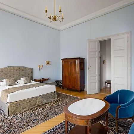 Karolyi Kastely & Restaurant Hotel