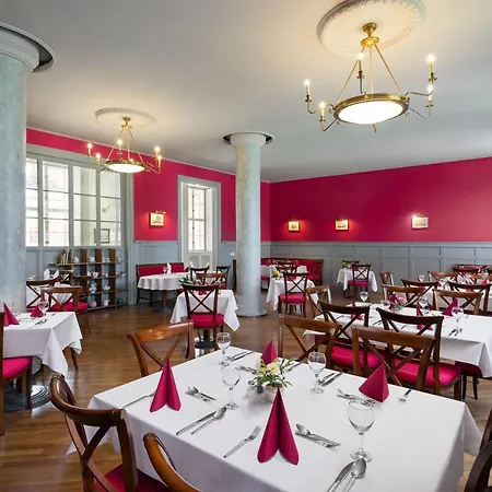 Karolyi Kastely & Restaurant 호텔
