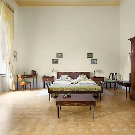 Karolyi Kastely & Restaurant Fehérvárcsurgó
