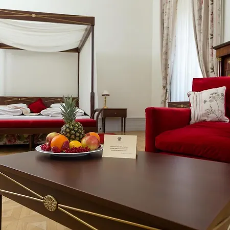 Hotel Karolyi Kastely & Restaurant Fehervarcsurgo