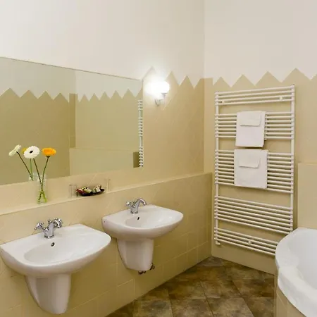 Karolyi Kastely & Restaurant 3*