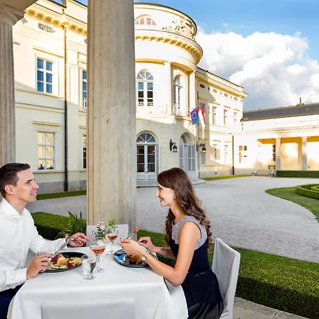 Karolyi Kastely & Restaurant 3*