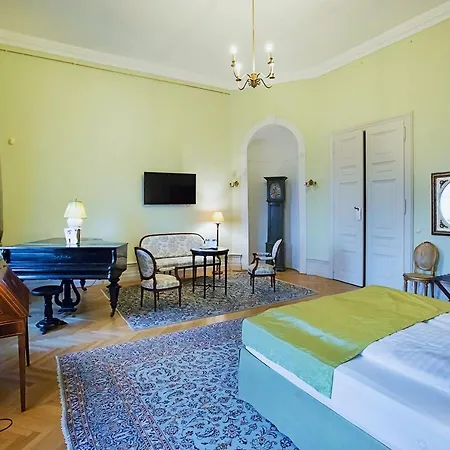 Karolyi Kastely & Restaurant Hotel 3*