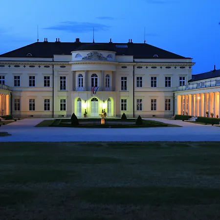 Hotel Karolyi Kastely & Restaurant Fehervarcsurgo