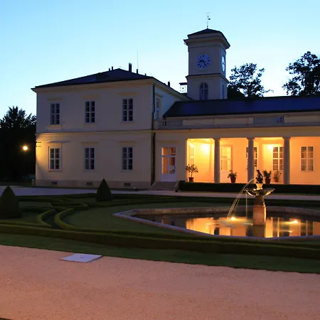 Hotel Karolyi Kastely & Restaurant