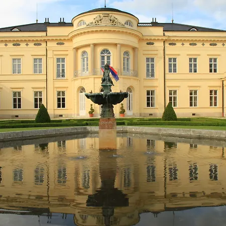 Karolyi Kastely & Restaurant 3*