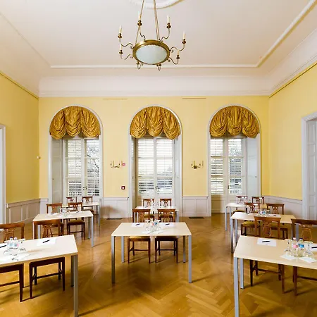Karolyi Kastely & Restaurant מלון 3*
