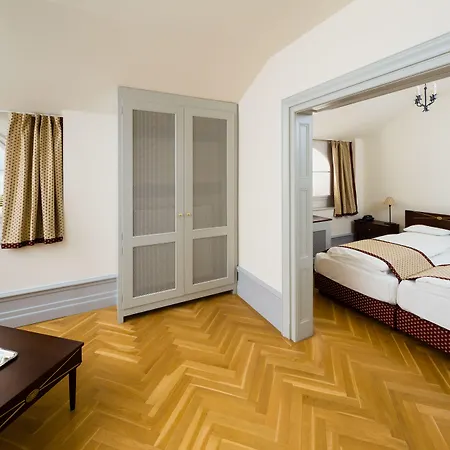 Hotel Karolyi Kastely & Restaurant 3*