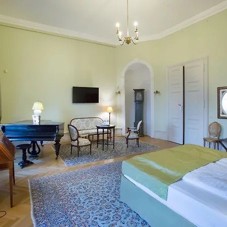 Karolyi Kastely & Restaurant 3*