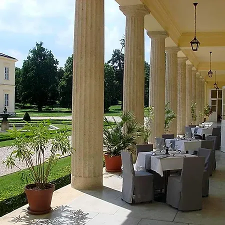 Karolyi Kastely & Restaurant 3*