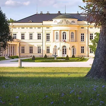 Karolyi Kastely & Restaurant Fehervarcsurgo