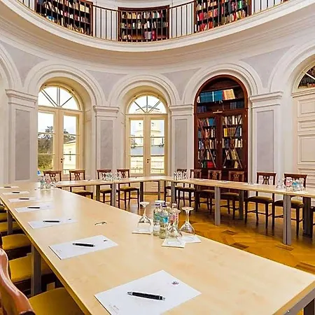 Karolyi Kastely & Restaurant Fehervarcsurgo