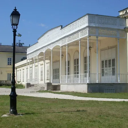 Karolyi Kastely & Restaurant Hotel