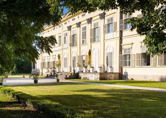 Karolyi Kastely & Restaurant