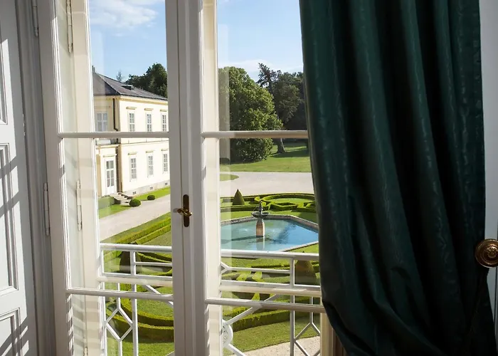 Karolyi Kastely & Restaurant 3*