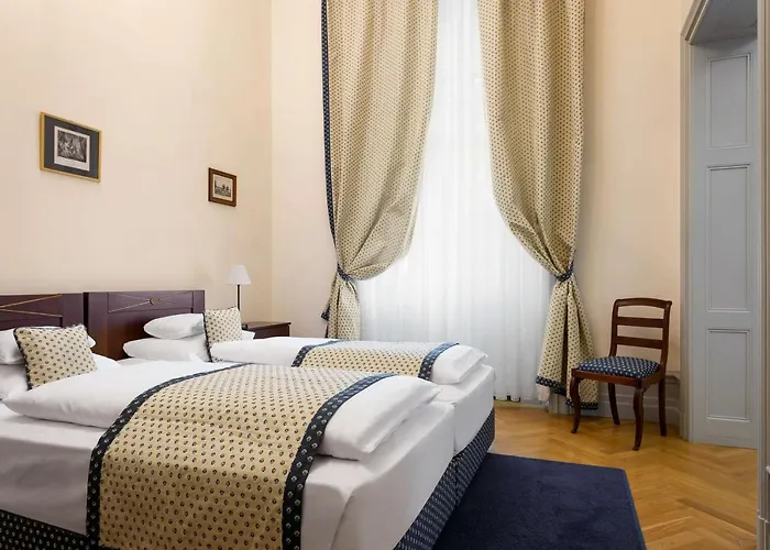 Karolyi Kastely & Restaurant 3*