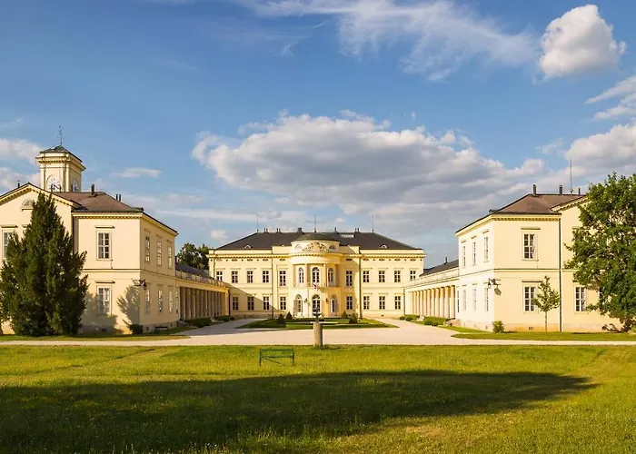 ホテル Karolyi Kastely & Restaurant 3*