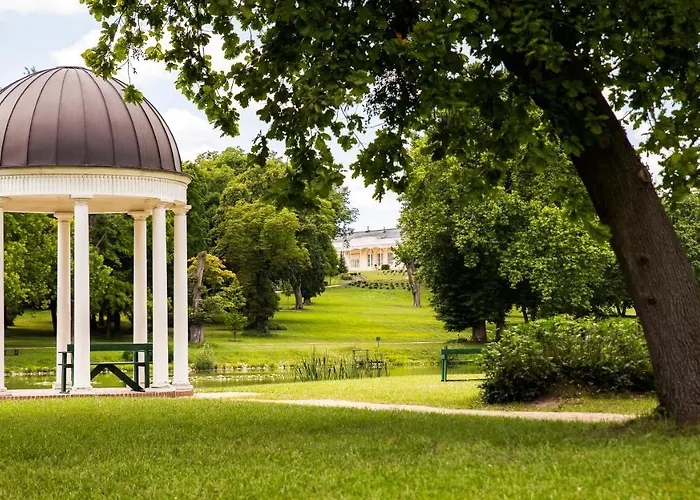 Karolyi Kastely & Restaurant 3*