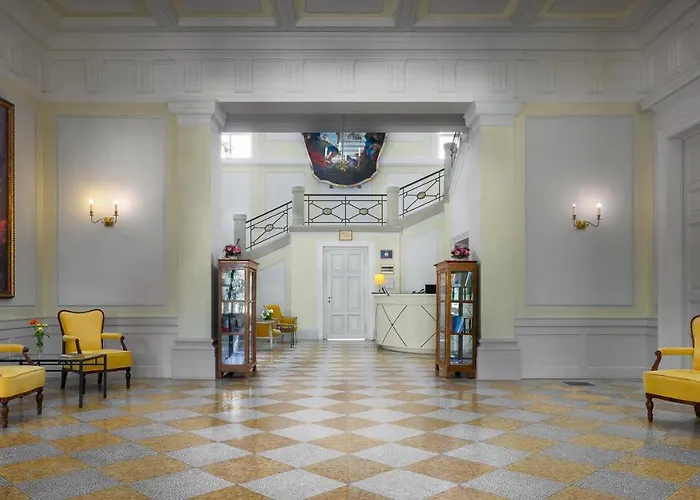 Karolyi Kastely & Restaurant ホテル 3*