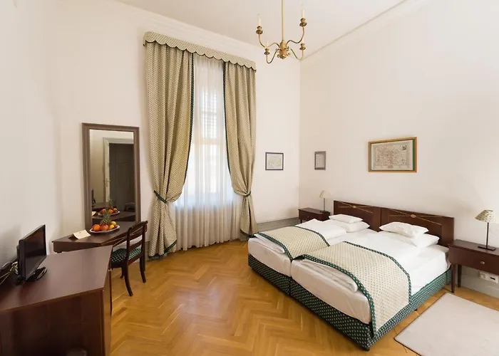 Karolyi Kastely & Restaurant ホテル Fehérvárcsurgó