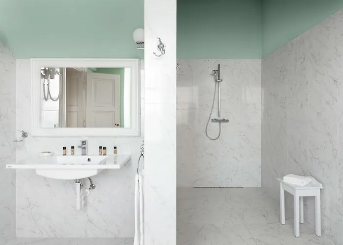 ホテル Karolyi Kastely & Restaurant Fehérvárcsurgó