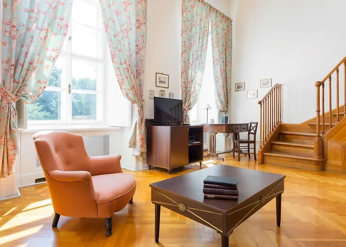 Karolyi Kastely & Restaurant 3*