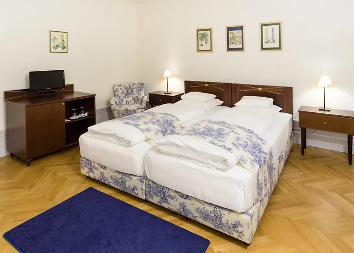 Karolyi Kastely & Restaurant