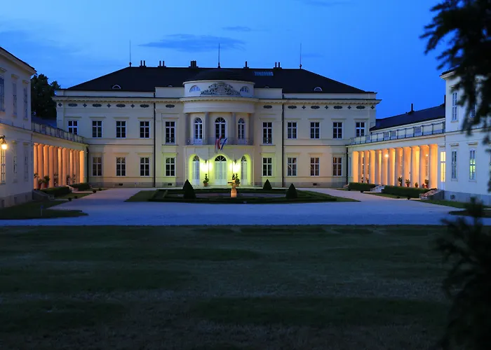 ホテル Karolyi Kastely & Restaurant Fehérvárcsurgó