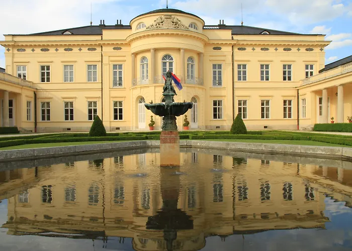 Karolyi Kastely & Restaurant 3*