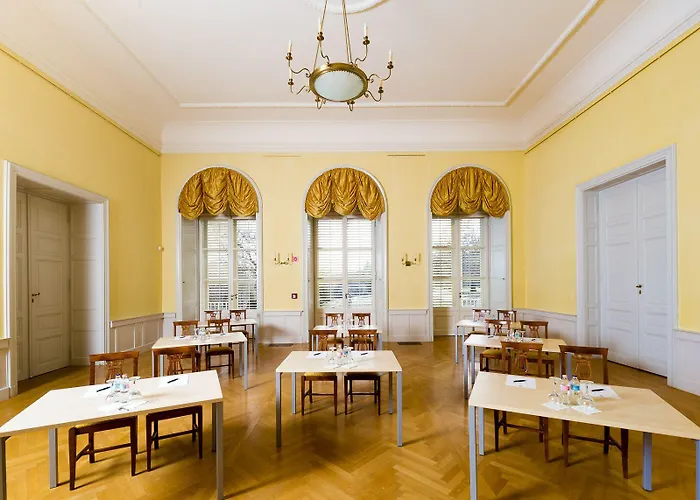 Karolyi Kastely & Restaurant מלון 3*