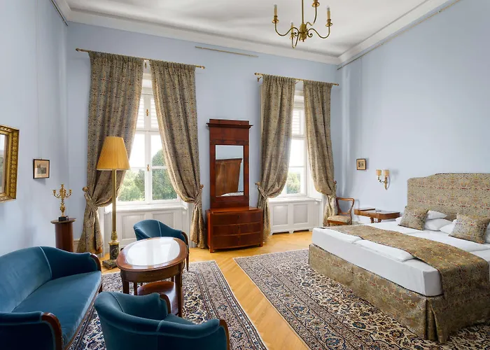 ホテル Karolyi Kastely & Restaurant