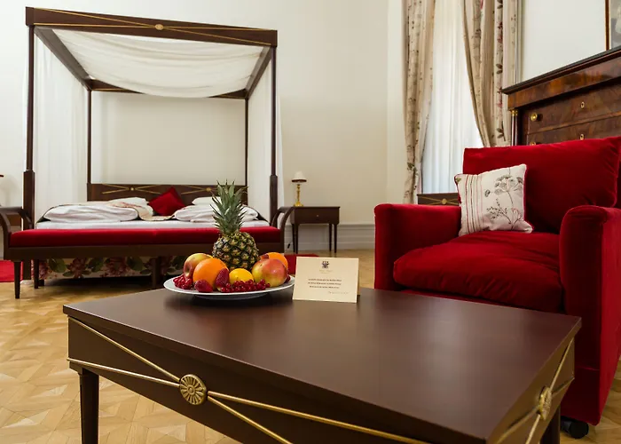 Karolyi Kastely & Restaurant מלון 3*
