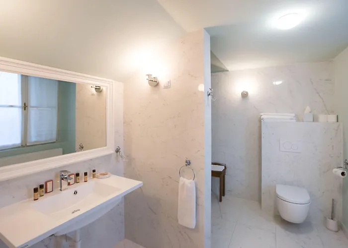 ホテル Karolyi Kastely & Restaurant Fehérvárcsurgó