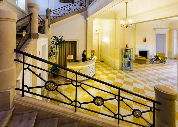 Karolyi Kastely & Restaurant ホテル 3*